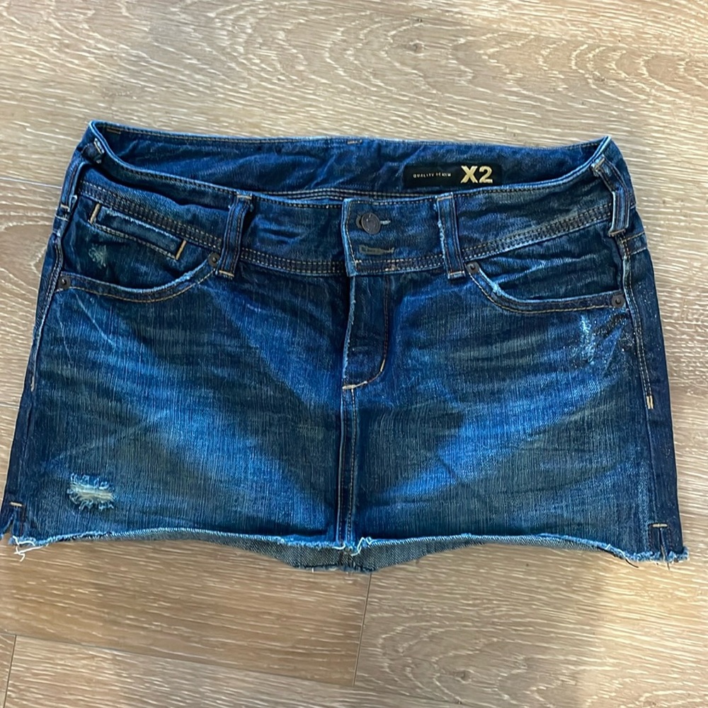 Express Jean distressed skirt with glitter accents size 6